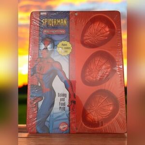 Spiderman bake cake pan mold cookies gelatin brownies